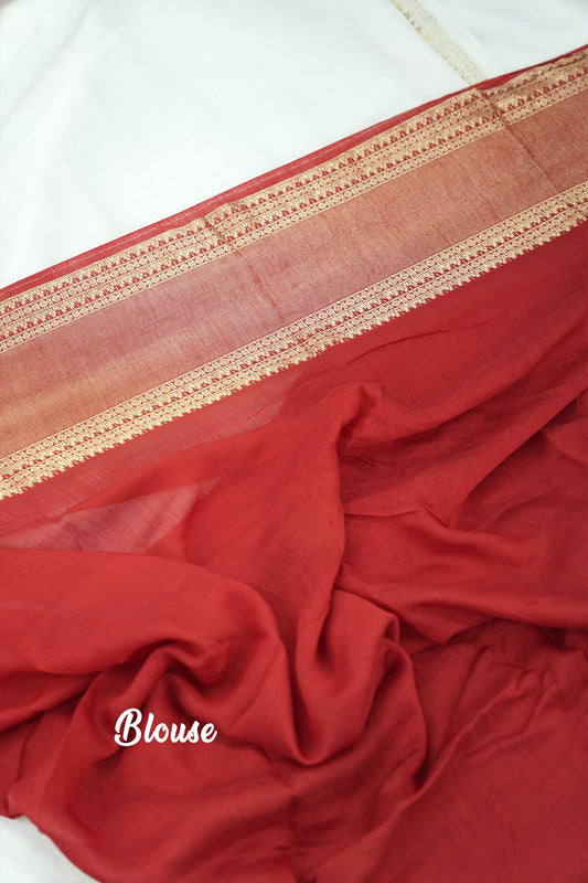 Mal Mal Cotton Saree – White Body with Red Border & Golden Work